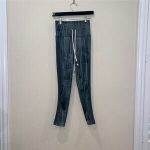 Beyond Yoga Palm Tree Leggings Green Drawstring Size Small